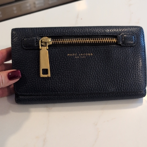 Marc Jacobs Handbags - Marc Jacobs Navy Pebbled Leather Trifold Wallet.
